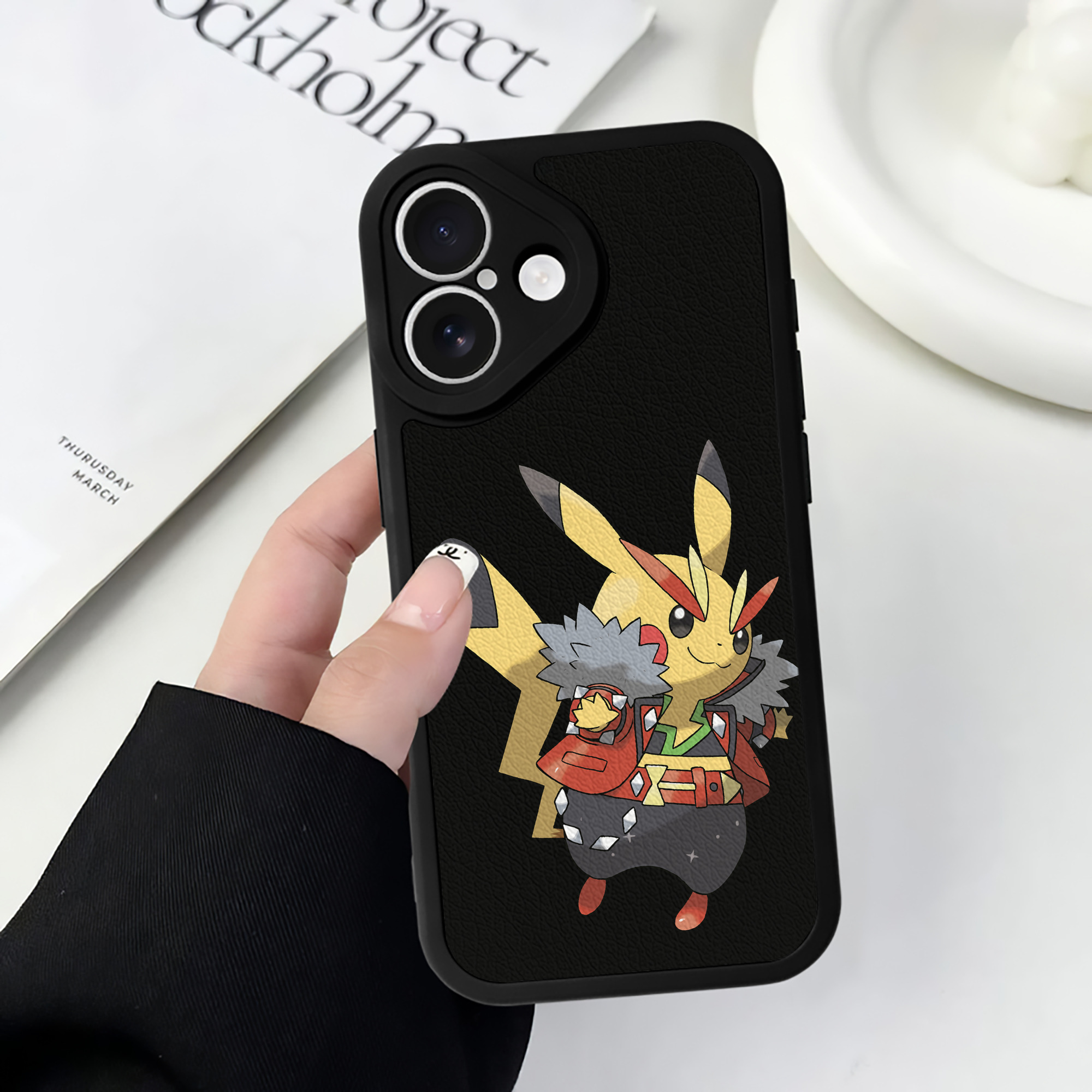 （画像用） ポケットモンスター Pokémon 【iPhone 16シリーズ対応】シリコンスマホケース（レザー調） 材質：シリコン